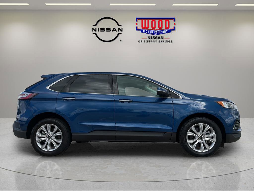 Used 2023 Ford Edge Titanium AWD/4WD image 2