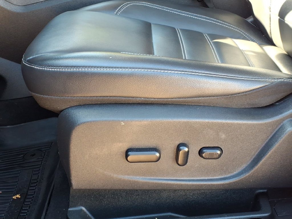 Used 2019 Ford Escape Titanium AWD/4WD image 15
