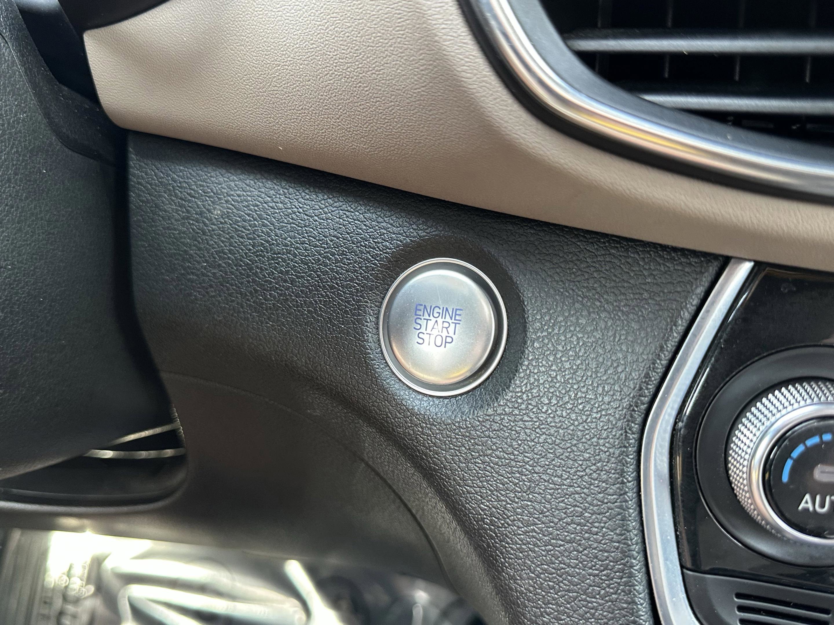 Used 2020 Hyundai Santa Fe Limited image 30