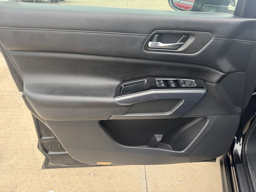 Used 2022 Nissan Pathfinder SL w/ SL Premium Package FWD image 11