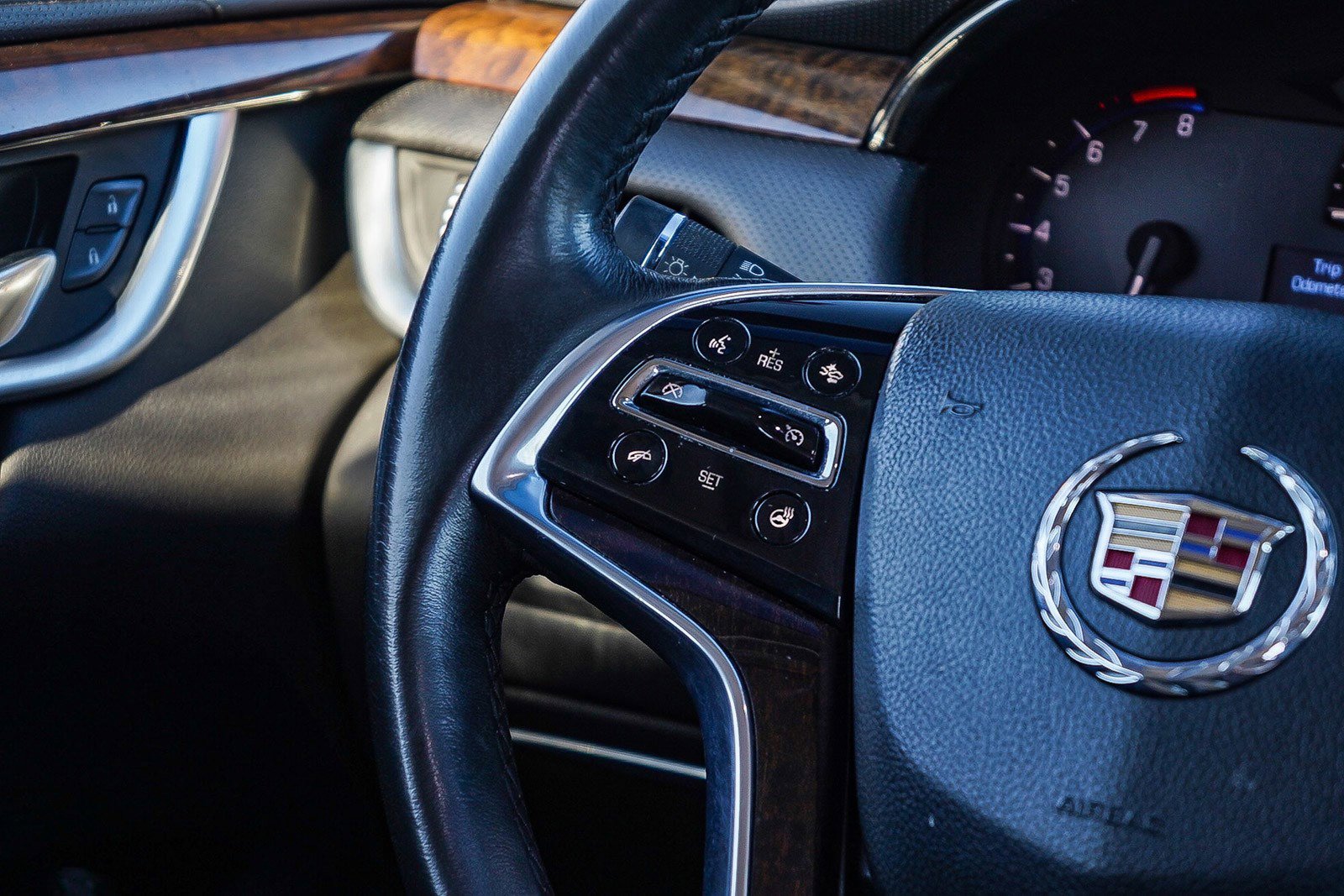 Used 2013 Cadillac XTS Luxury w/ Driver Awareness Package image 17