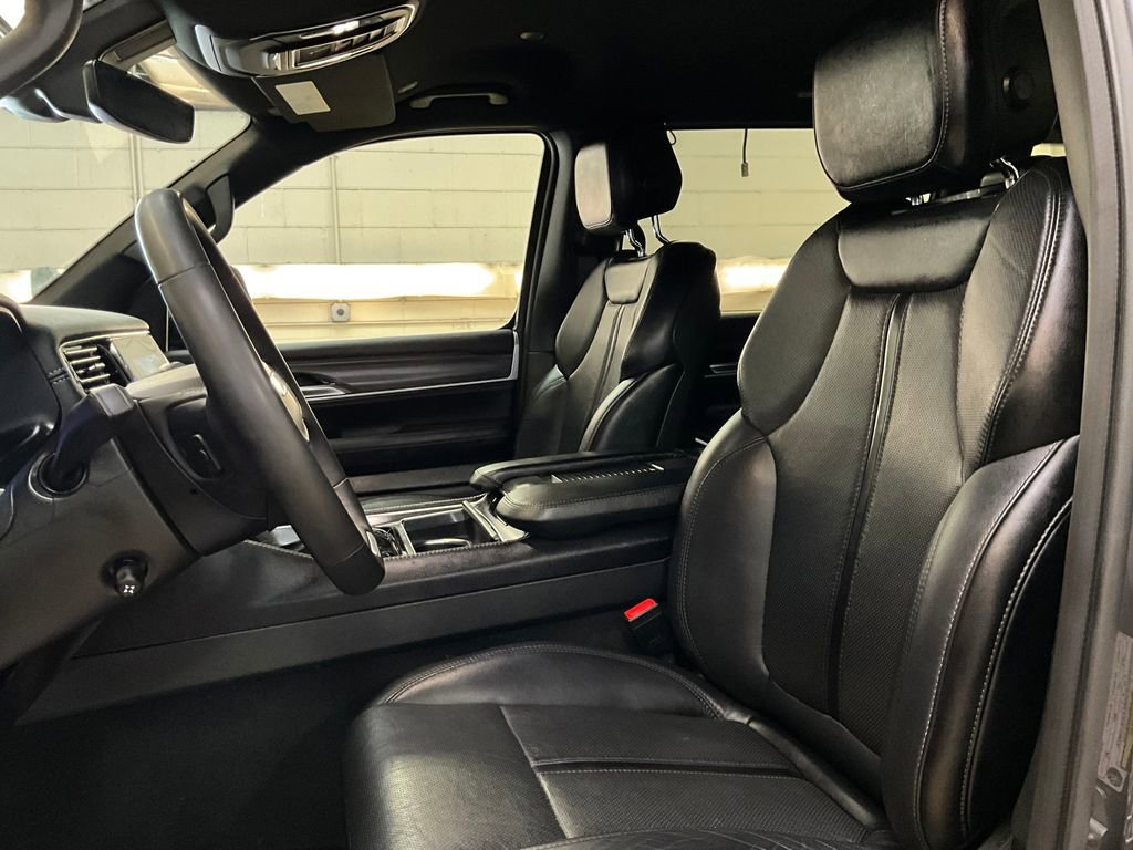 Used 2024 Jeep Wagoneer Series II w/ Flexible Seating Group image 10