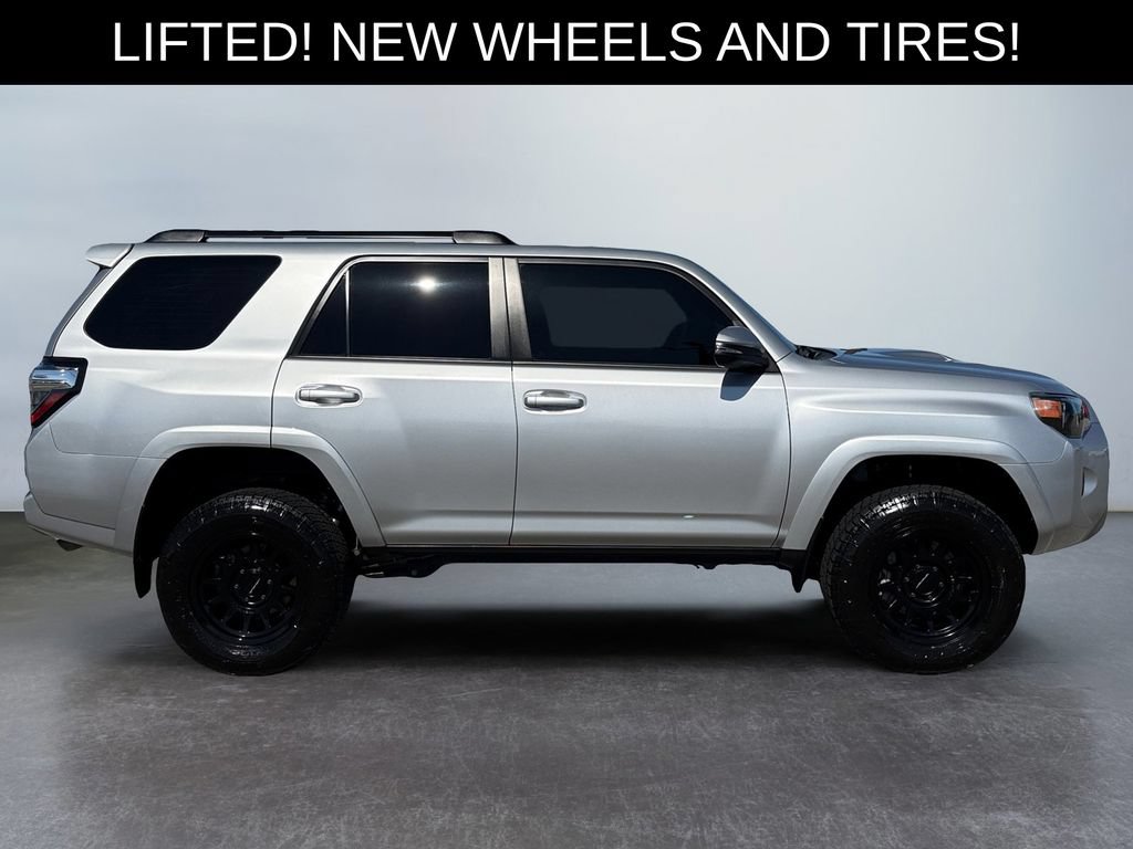 Used 2023 Toyota 4Runner TRD Off-Road Premium AWD/4WD image 2