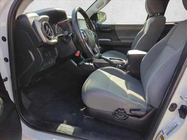 Used 2022 Toyota Tacoma SR5 AWD/4WD image 11
