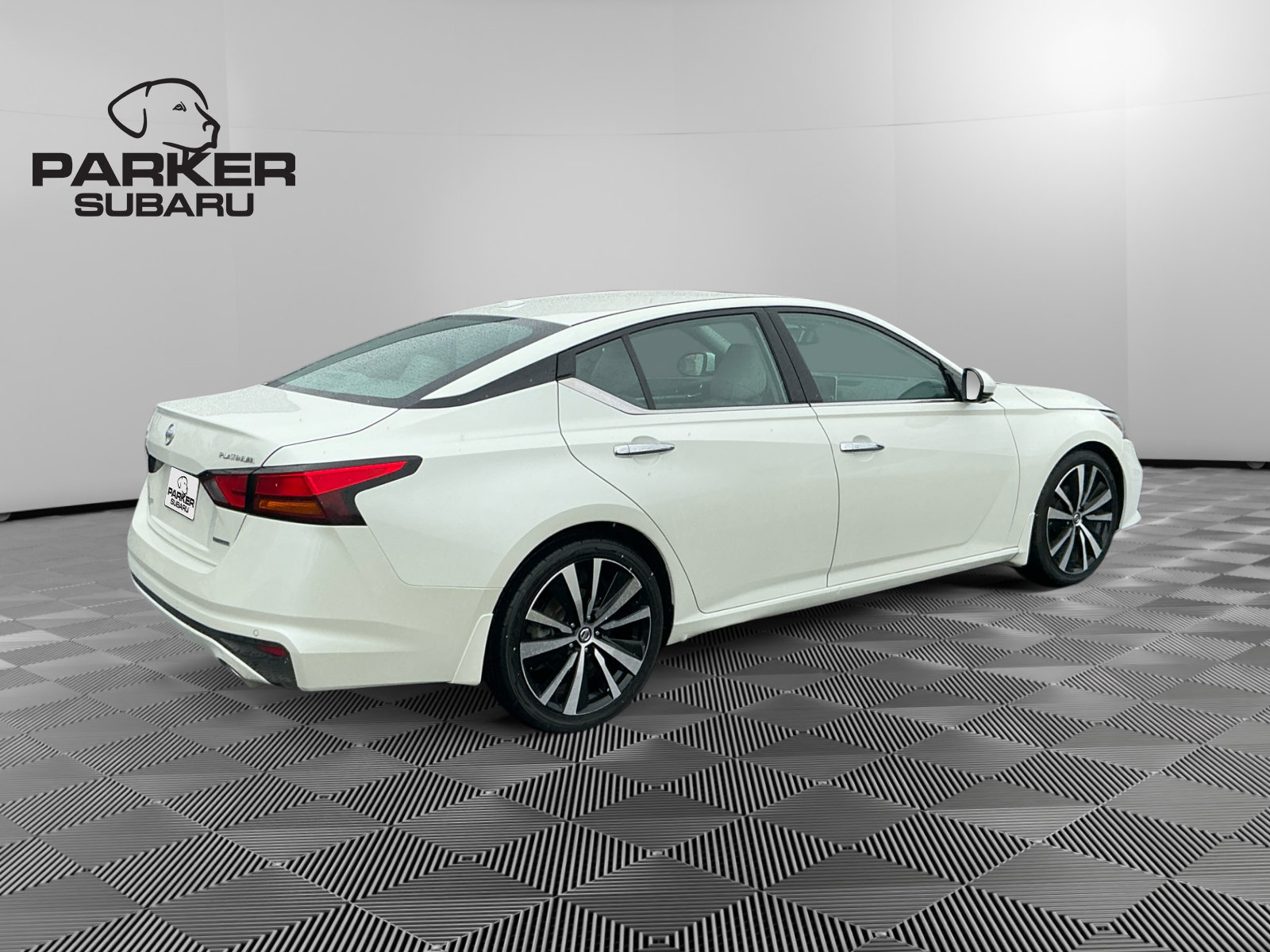 Used 2020 Nissan Altima 2.0 Platinum FWD image 5