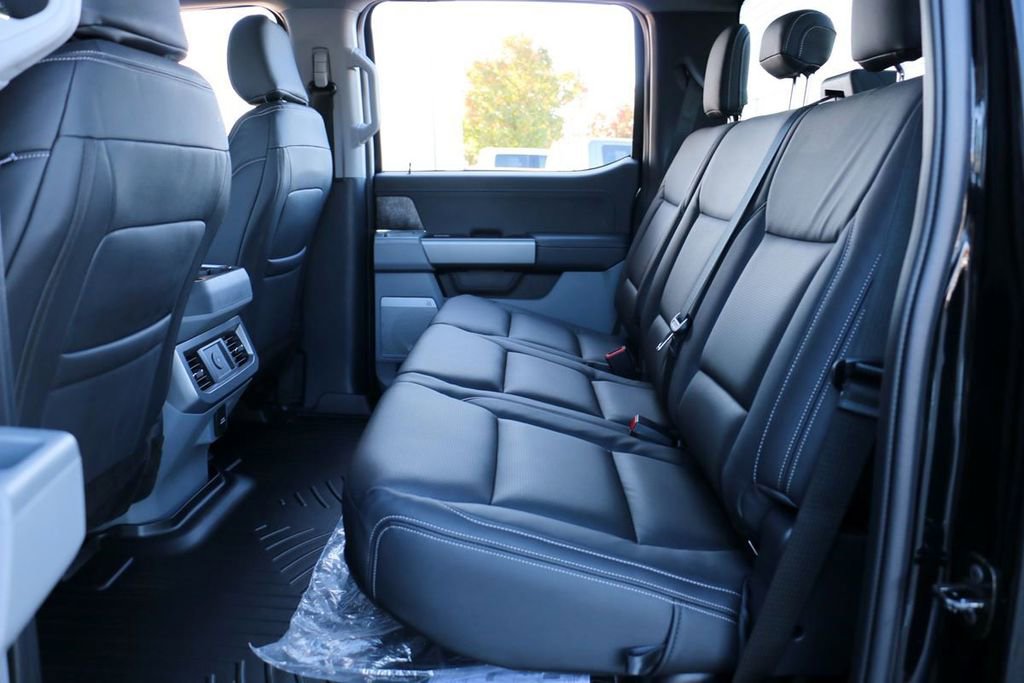 New 2026 Ford F250 XLT w/ XLT Premium Package image 24