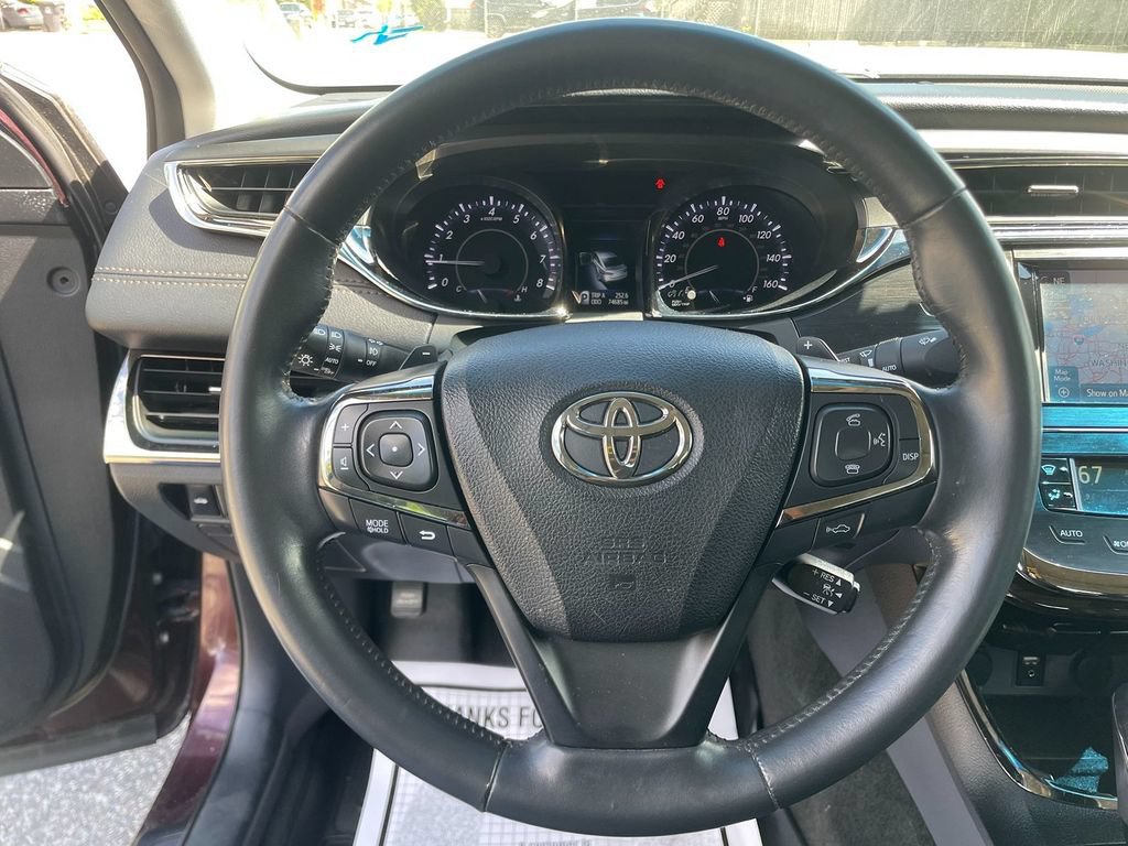 Used 2013 Toyota Avalon Limited w/ Technology Pkg FWD image 12