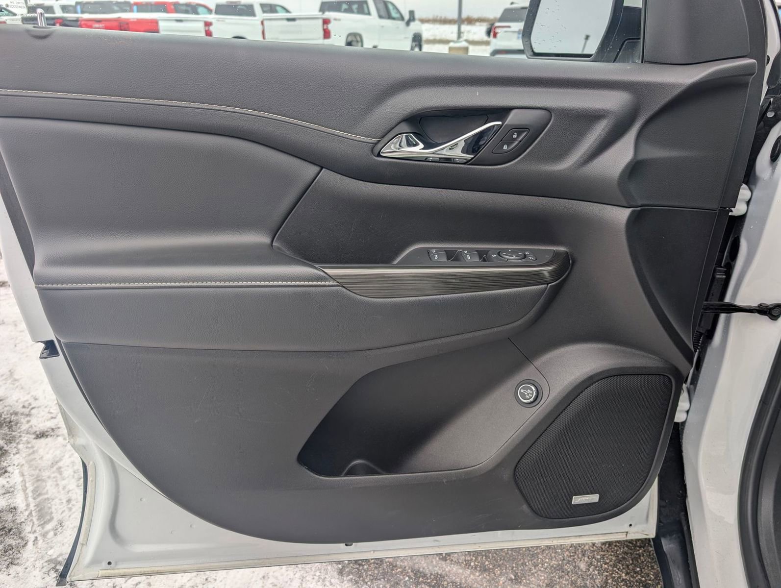 Used 2023 GMC Acadia SLT image 7