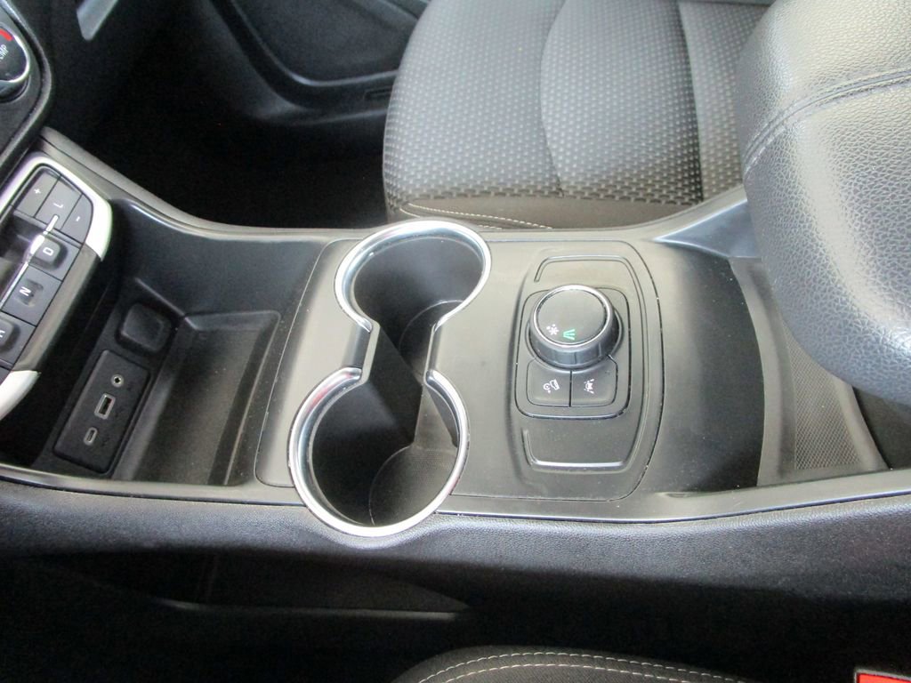 Used 2022 GMC Terrain SLE FWD image 33