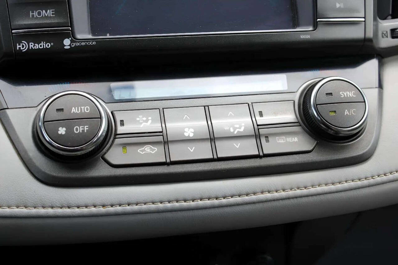 Used 2015 Toyota RAV4 XLE image 12