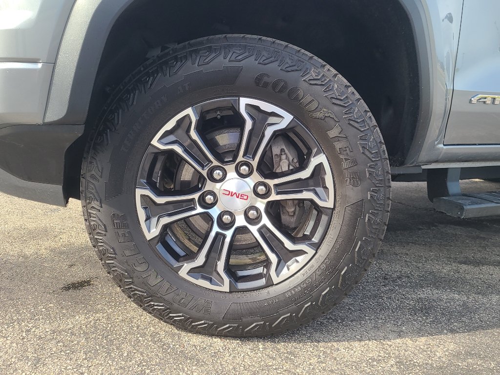 Used 2024 GMC Canyon AT4 w/ AT4 Premium Package AWD/4WD image 10