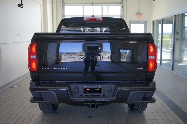 Used 2022 Chevrolet Colorado Z71 w/ Z71 Midnight Edition AWD/4WD image 12