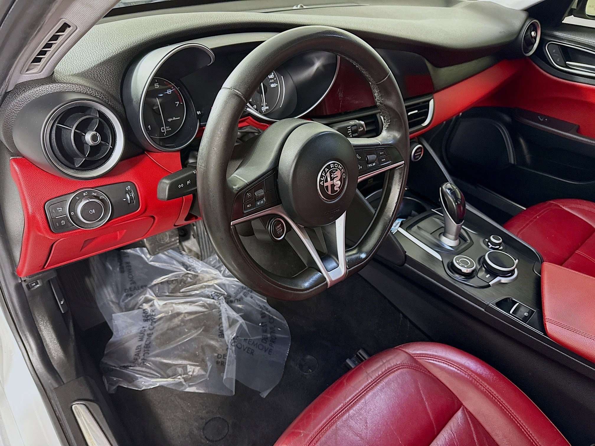 Used 2017 Alfa Romeo Giulia Base image 23