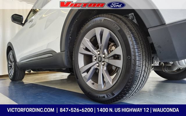 Used 2024 Ford Explorer XLT w/ Equipment Group 202A AWD/4WD image 18