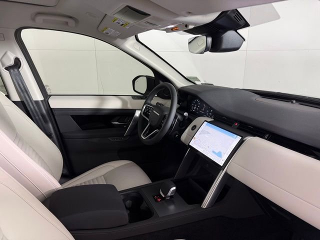 New 2025 Land Rover Discovery Sport S image 34