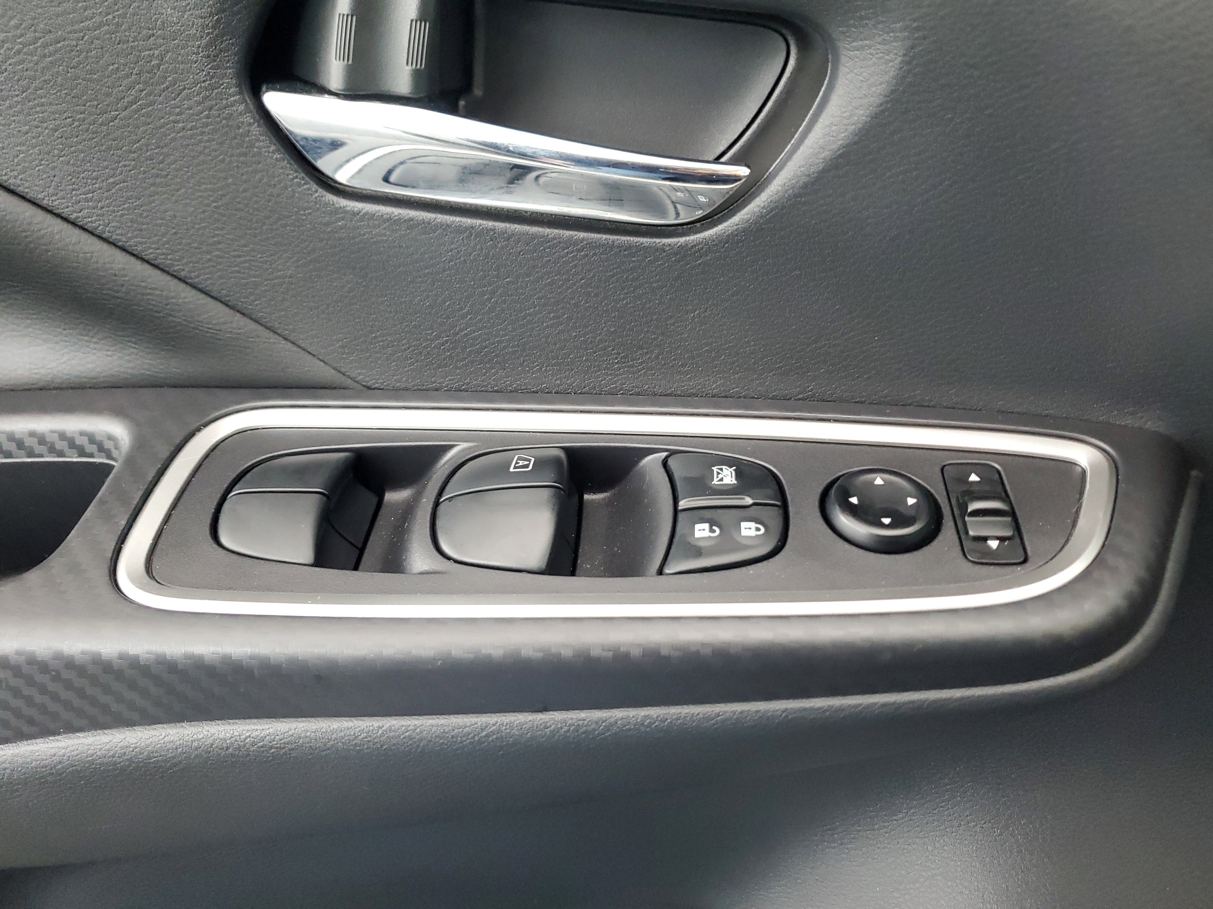 Certified 2023 Nissan Versa SR w/ Trunk Package image 25