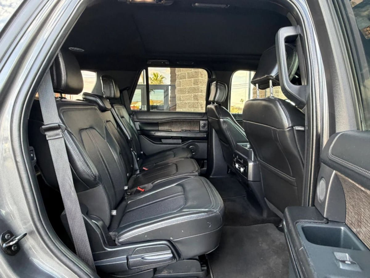 Used 2018 Ford Expedition Limited w/ Equipment Group 301A AWD/4WD image 48