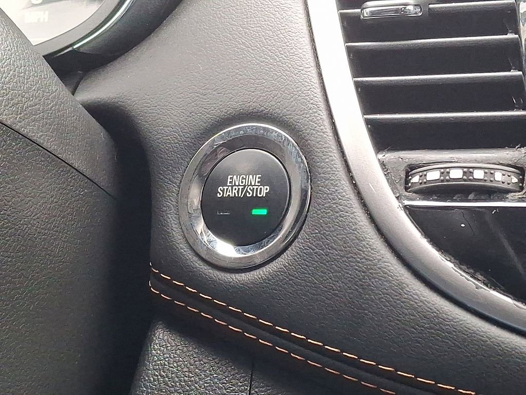 Used 2022 Chevrolet Trax LT w/ LT Convenience Package image 26