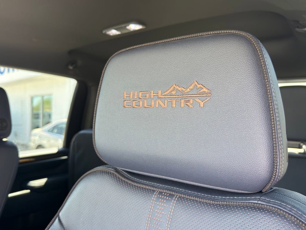 Used 2024 Chevrolet Silverado 3500 High Country w/ Technology Package image 15