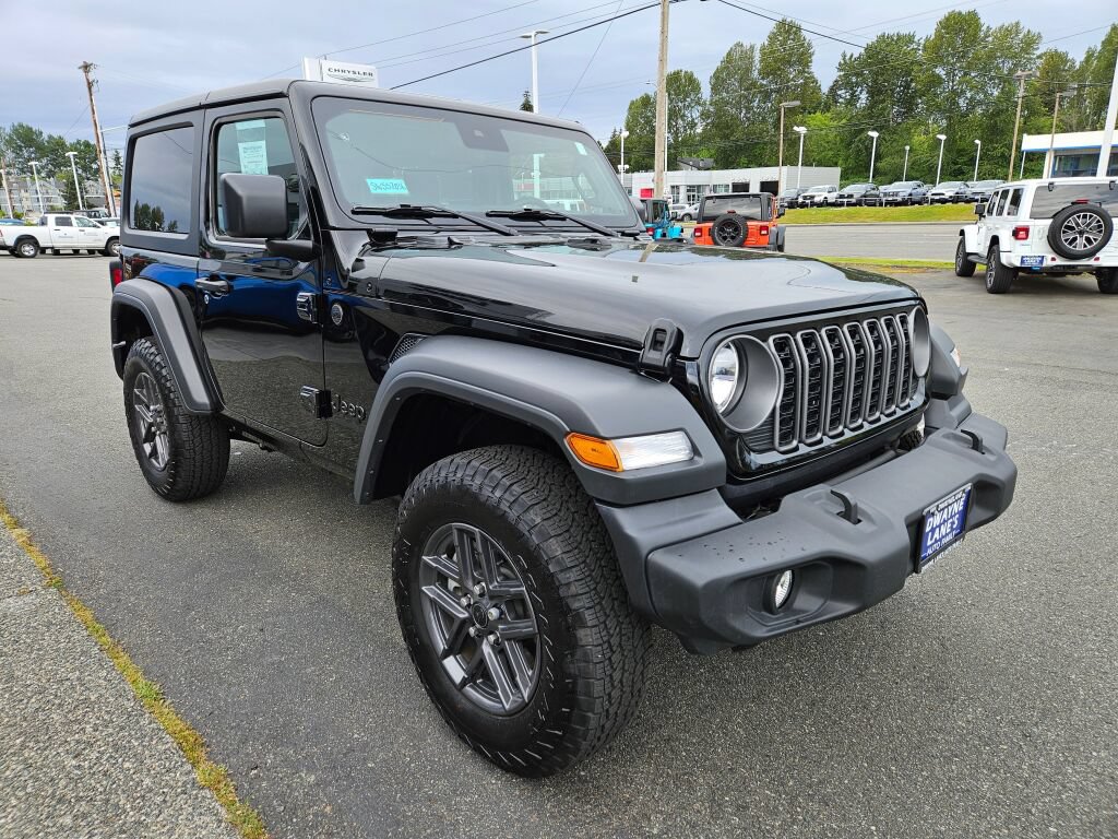 Used 2025 Jeep Wrangler Sport AWD/4WD image 7
