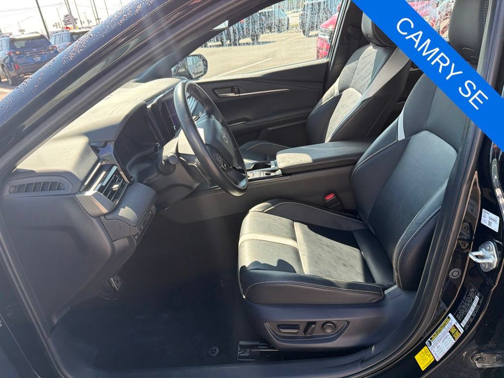 Used 2025 Toyota Camry SE FWD image 9