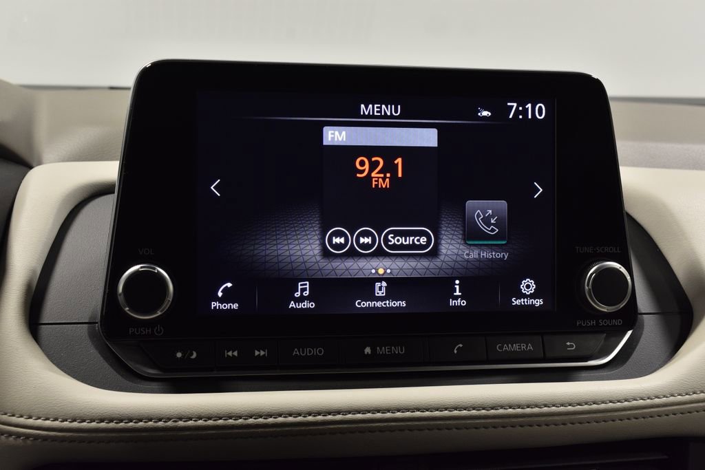 Used 2025 Nissan Rogue SV image 22