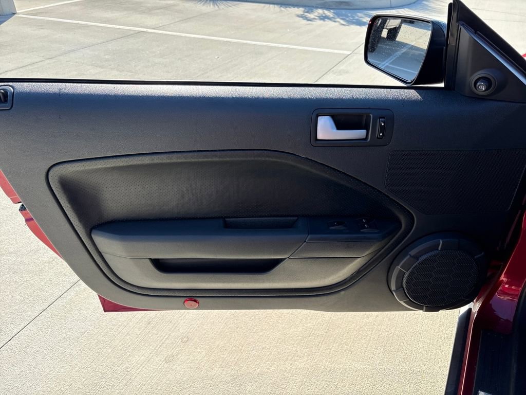 Used 2007 Ford Mustang Convertible image 15