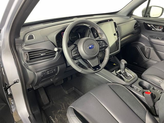 Used 2025 Subaru Forester Touring image 3