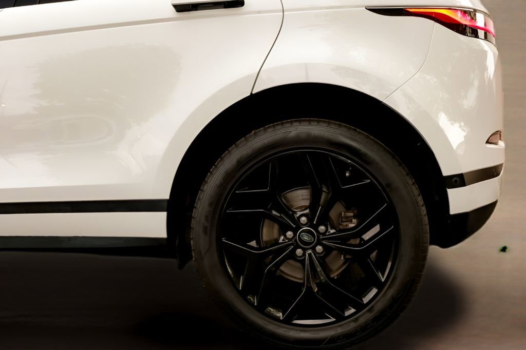 Used 2020 Land Rover Range Rover Evoque SE AWD/4WD image 7