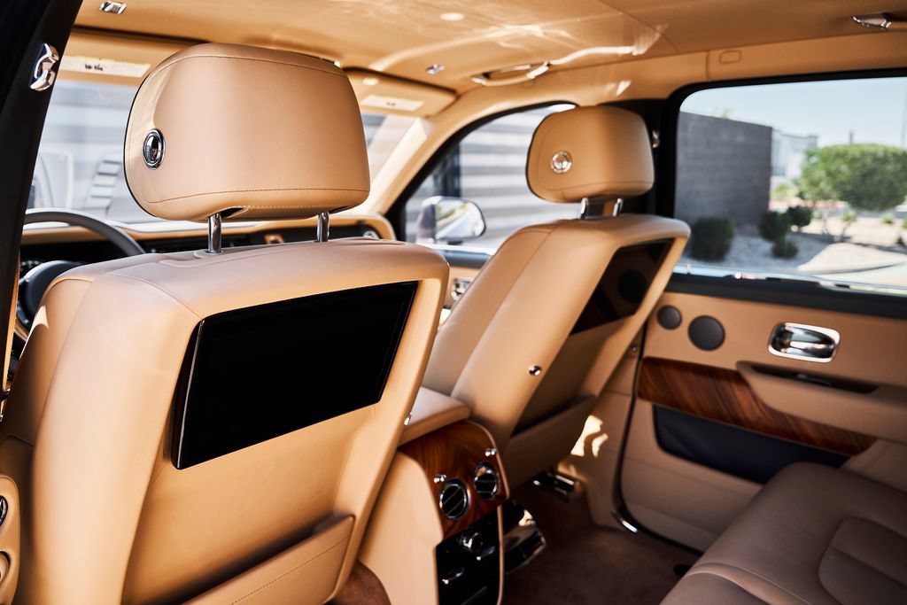 Used 2020 Rolls-Royce Cullinan AWD/4WD image 34