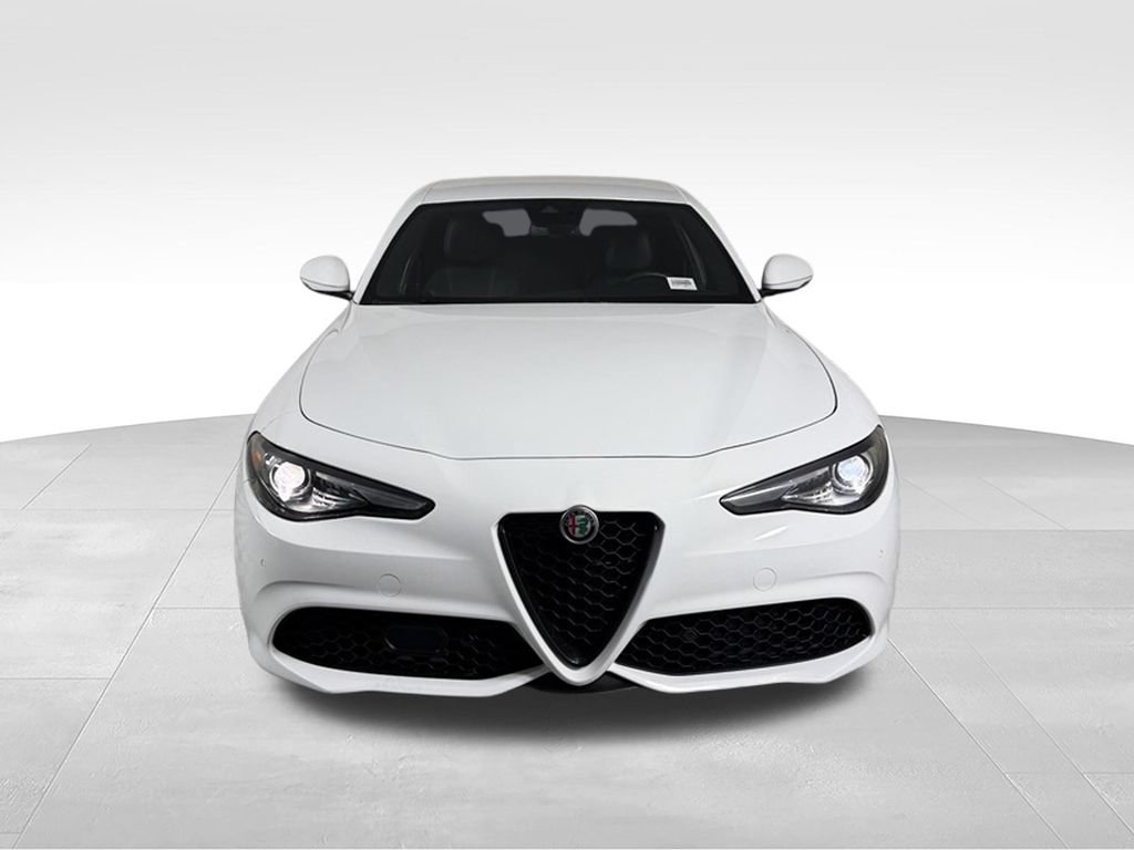 Used 2023 Alfa Romeo Giulia Sprint RWD image 5