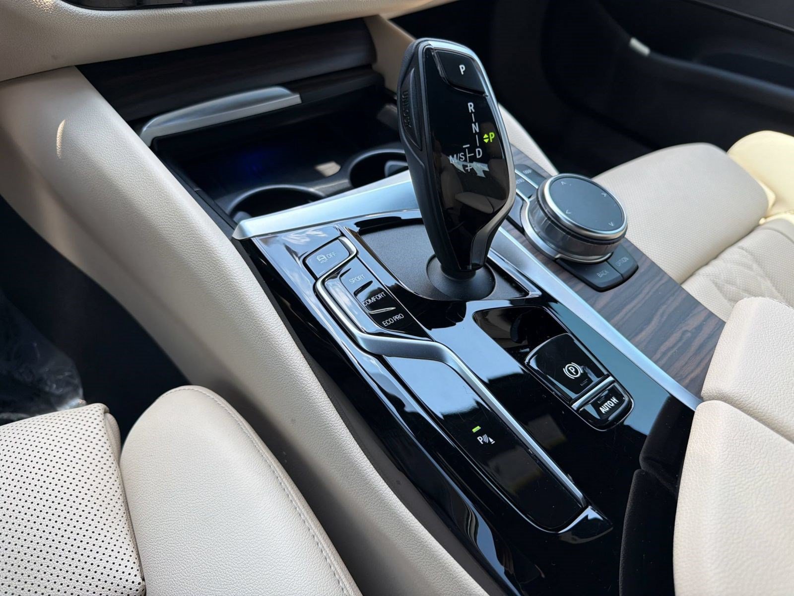 Certified 2023 BMW 530i w/ Premium Package RWD image 18