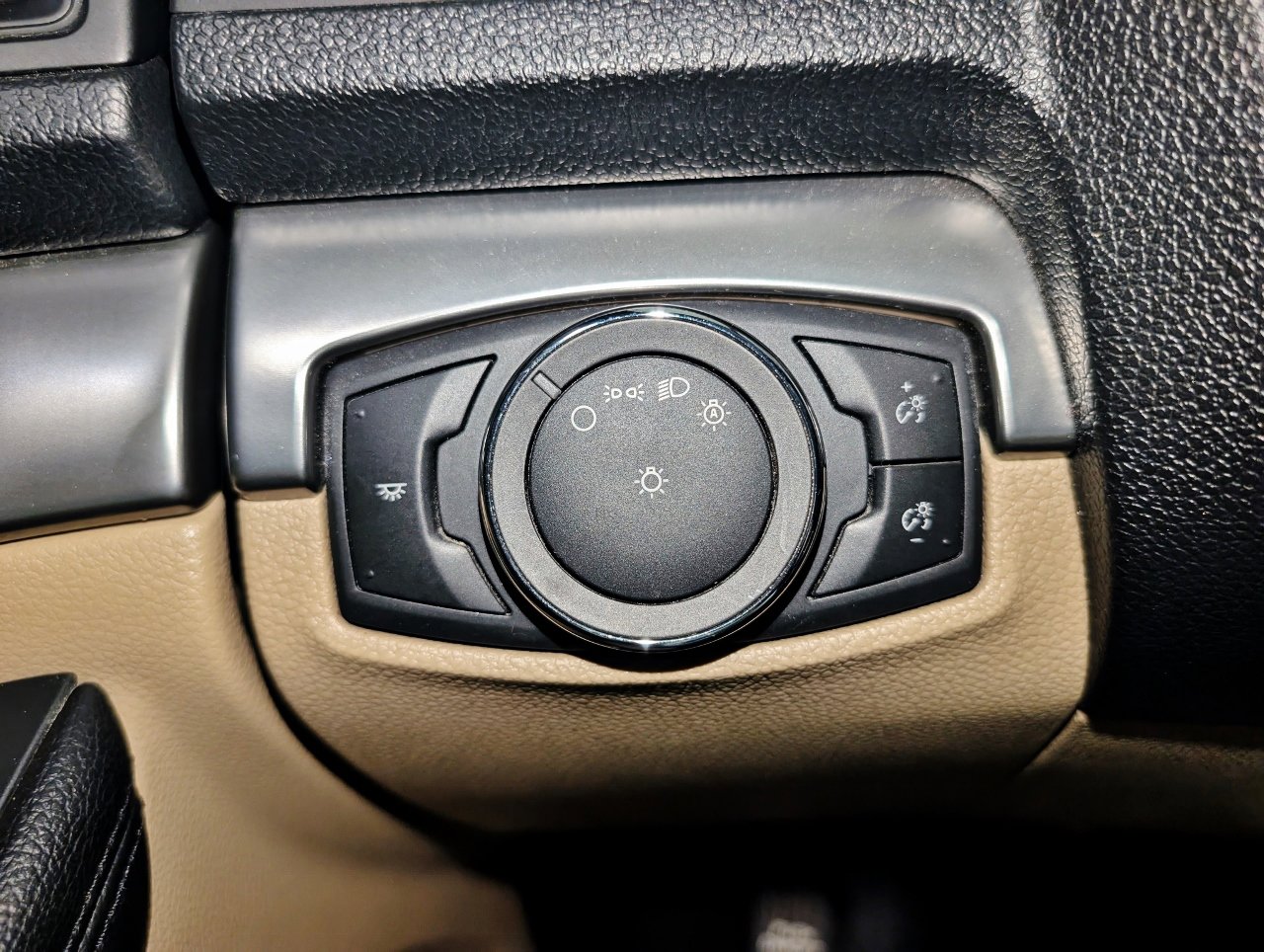 Used 2017 Ford Explorer FWD image 42