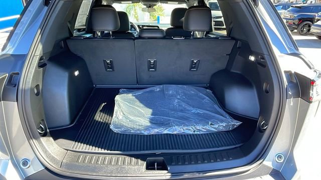 New 2026 Chevrolet Equinox ACTIV w/ LPO, Floor Liner Package image 32