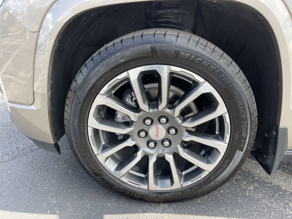 Used 2022 GMC Acadia Denali w/ Denali Ultimate Package image 10