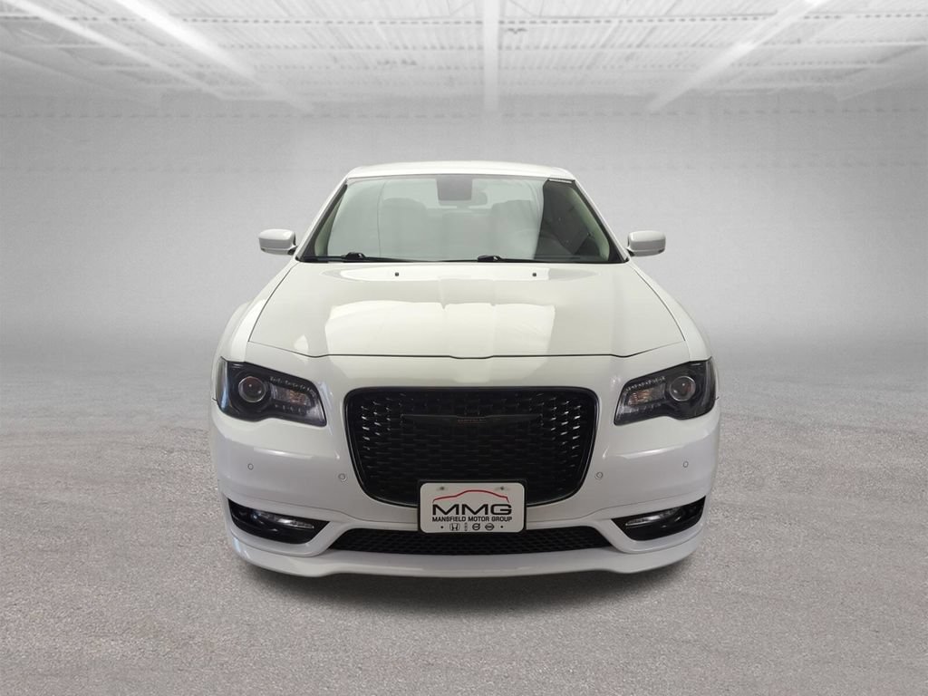 Used 2022 Chrysler 300 Touring L RWD image 12