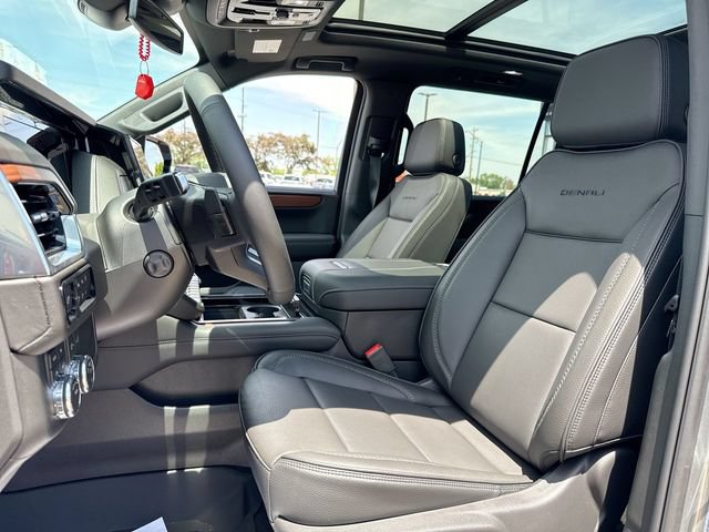 New 2026 GMC Yukon XL Denali w/ Sun & Power Step Package AWD/4WD image 11