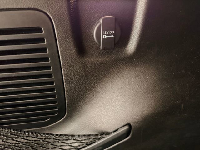 Used 2017 Jeep Renegade Latitude image 28