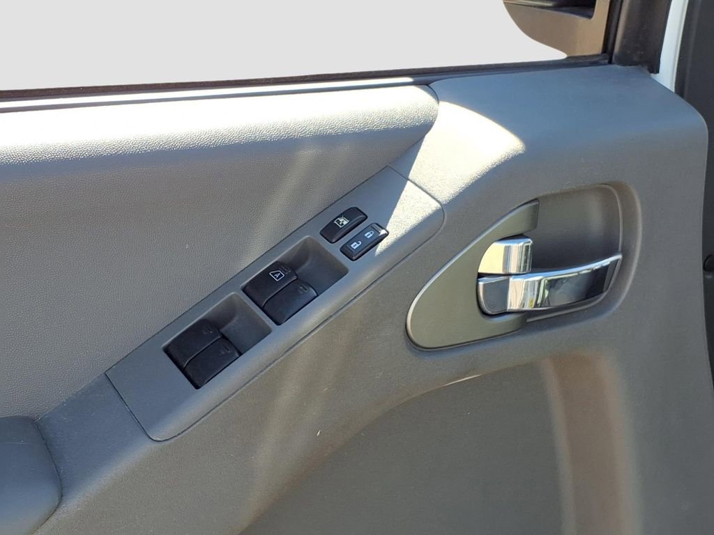 Used 2019 Nissan Frontier SV image 15