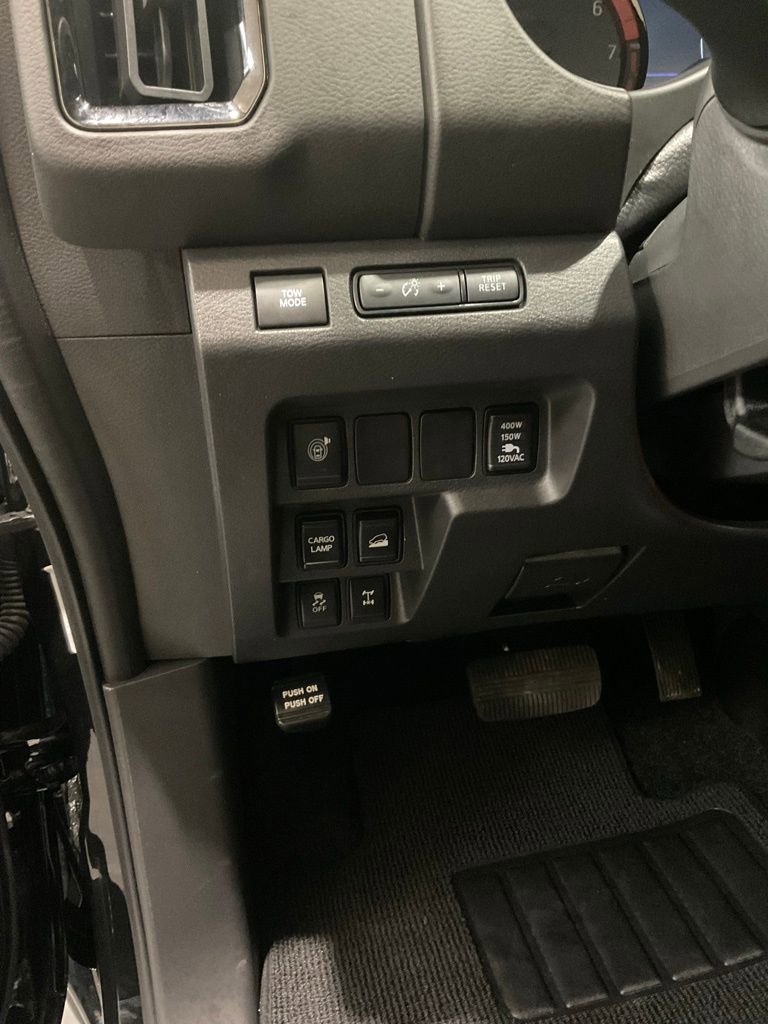 Used 2025 Nissan Frontier PRO-4X w/ Pro Premium Package image 8