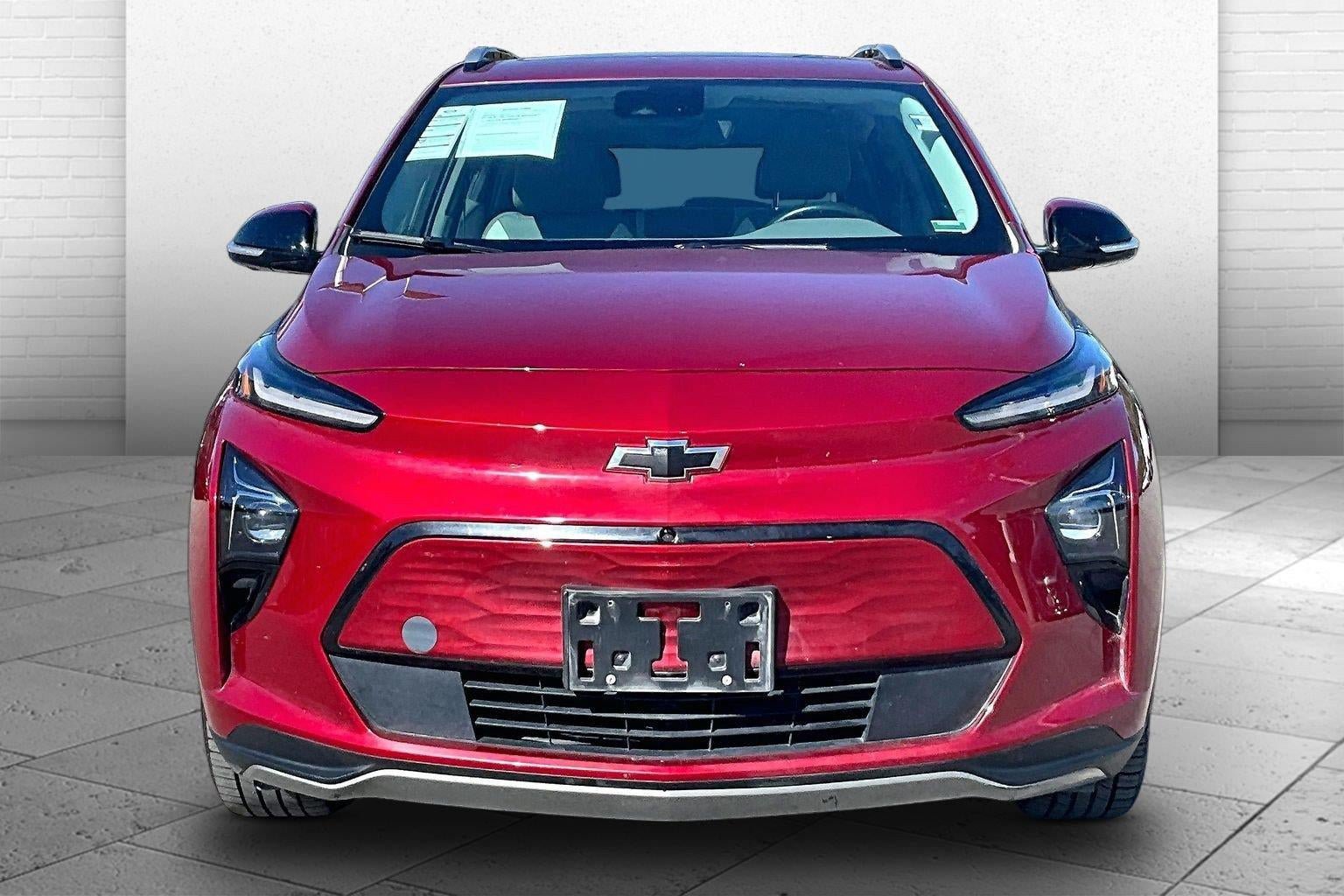 Used 2023 Chevrolet Bolt EUV Premier w/ Sun & Sound Package FWD image 2