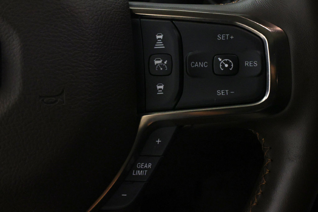 Used 2025 RAM 2500 Limited AWD/4WD image 24