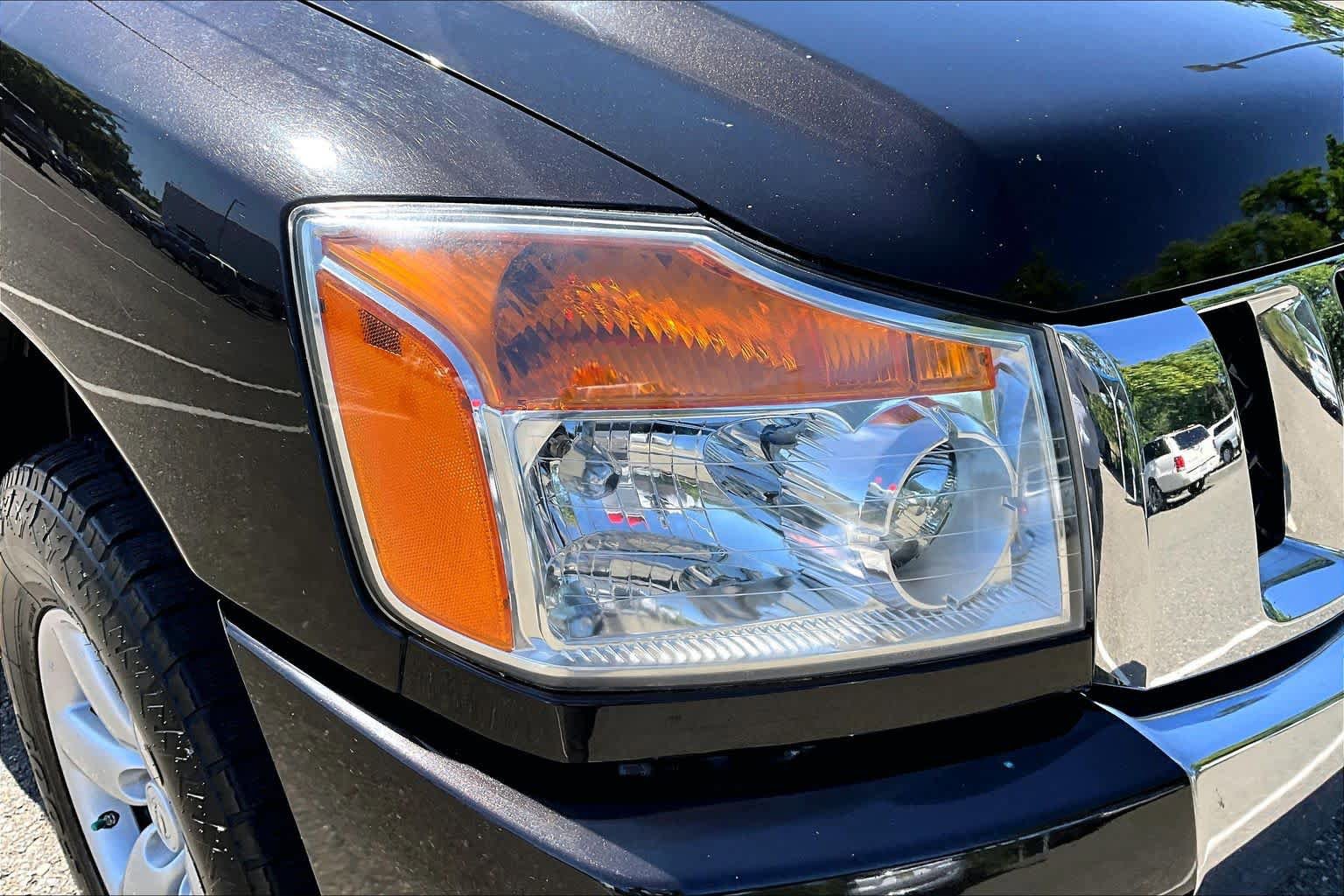 Used 2014 Nissan Titan SV w/ SV Premium Utility Package AWD/4WD image 27