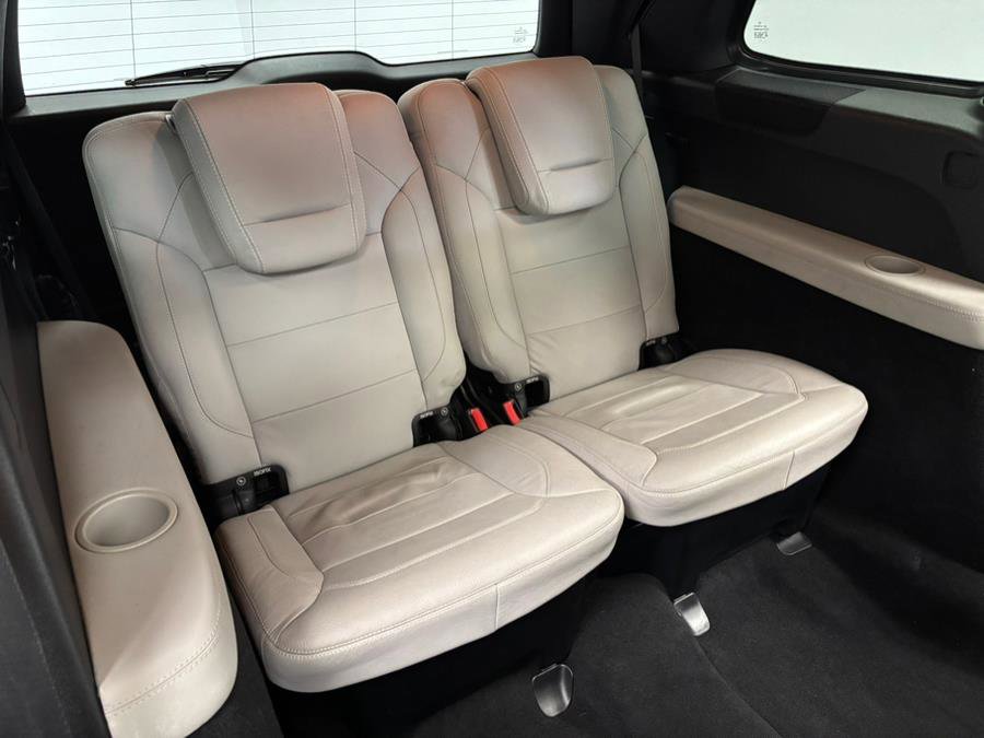 Used 2015 Mercedes-Benz GL 550 4MATIC image 40
