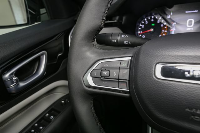 Used 2026 Jeep Compass Limited AWD/4WD image 30