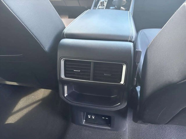 Used 2024 Volkswagen Atlas Cross Sport SE image 7