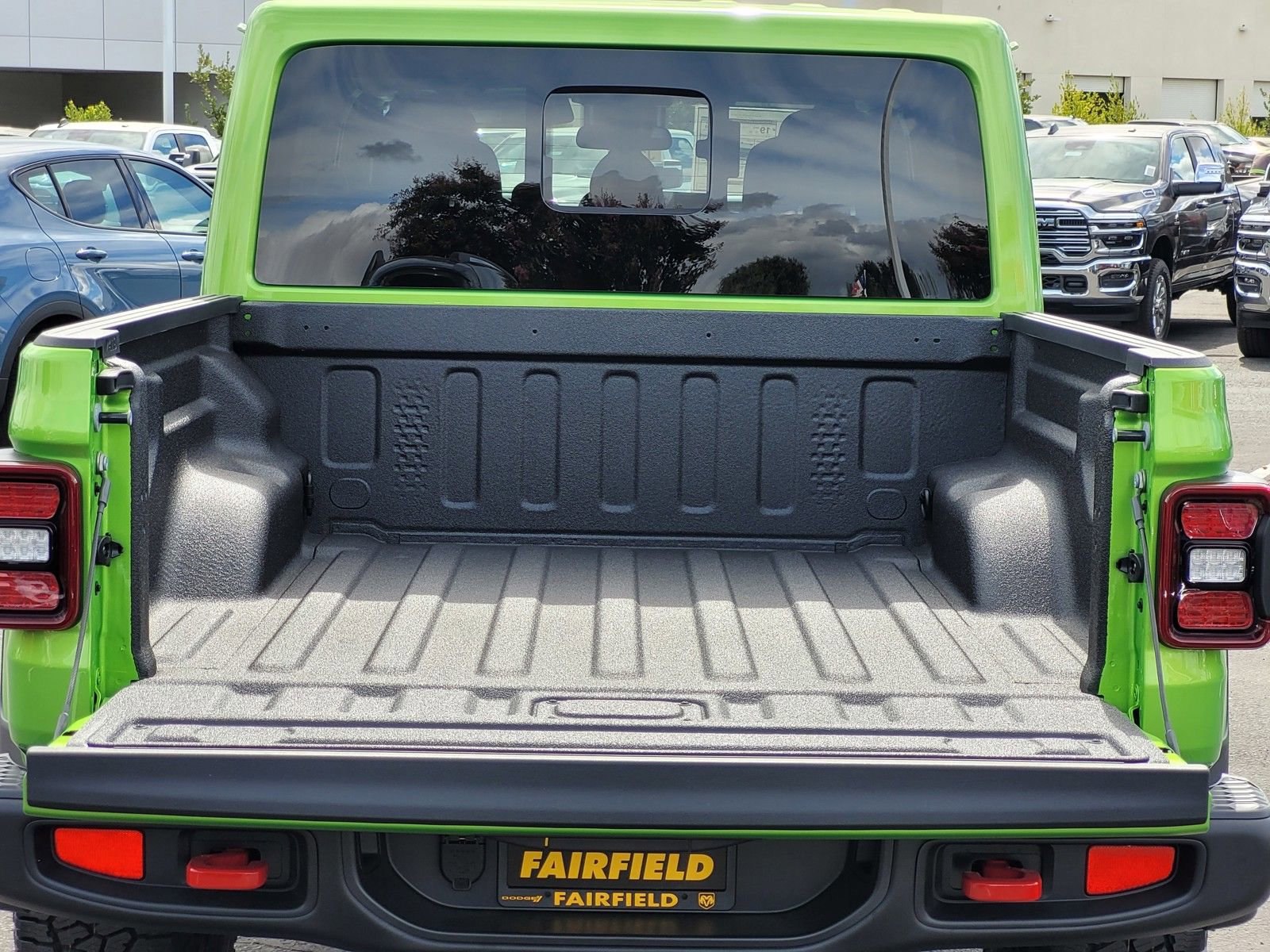 New 2025 Jeep Gladiator Rubicon image 16