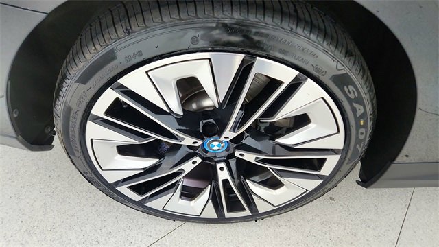Used 2024 BMW i5 eDrive40i w/ Premium Package image 57