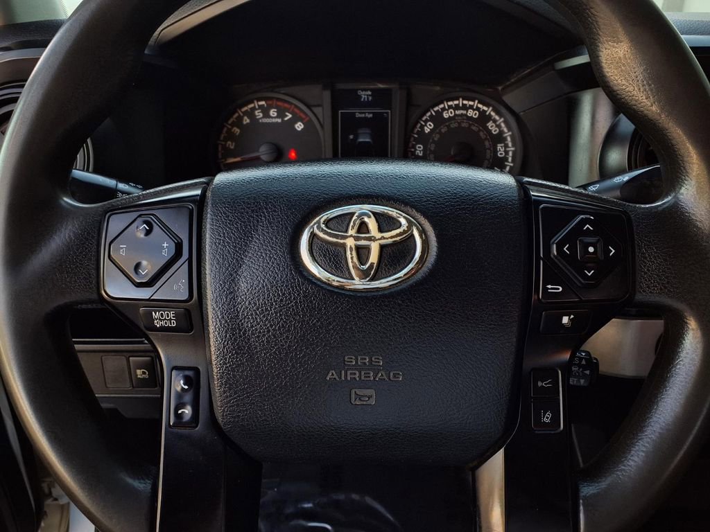 Used 2018 Toyota Tacoma SR image 11