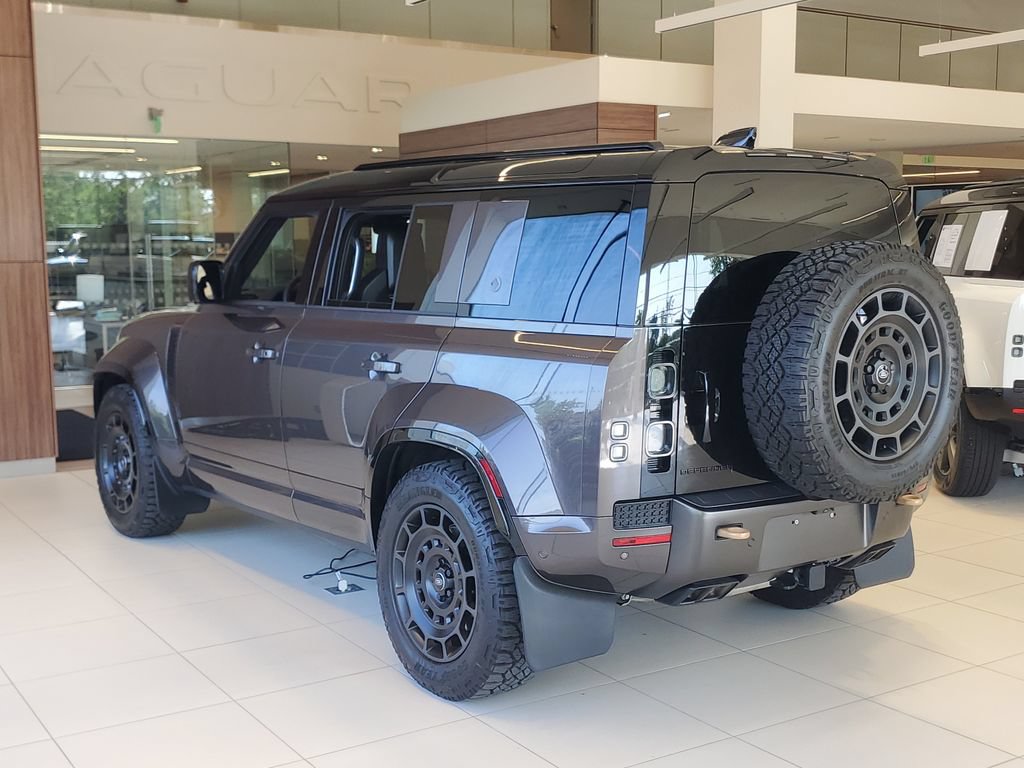 Certified 2025 Land Rover Defender 110 AWD/4WD image 4